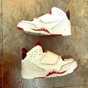 Jordan Flight Retro size 11 boys (preschool age)